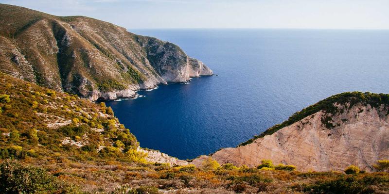 加拿大永久居民生活成本指南：多伦多、温哥华与卡尔加里深度对比